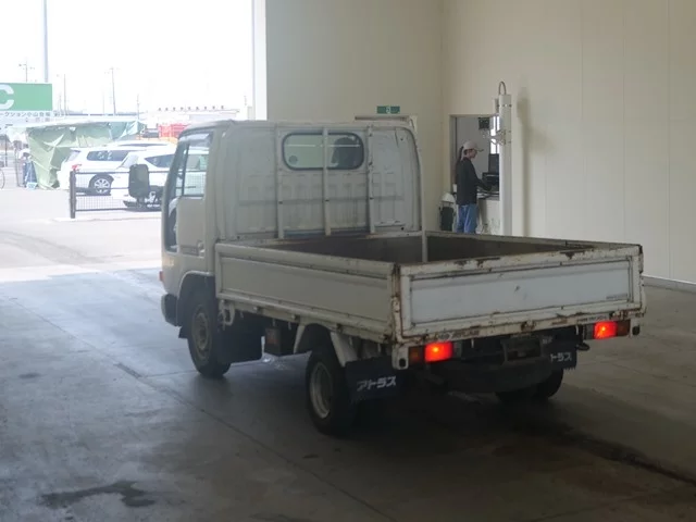 Nissan Atlas  с аукциона в Японии