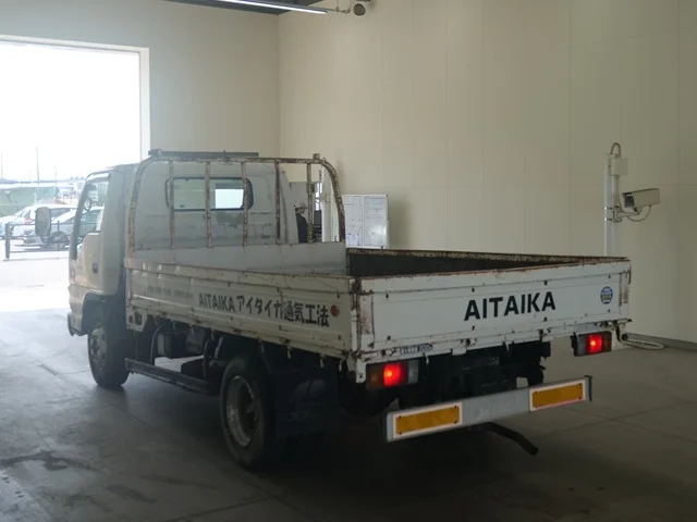 Isuzu Elf  с аукциона в Японии
