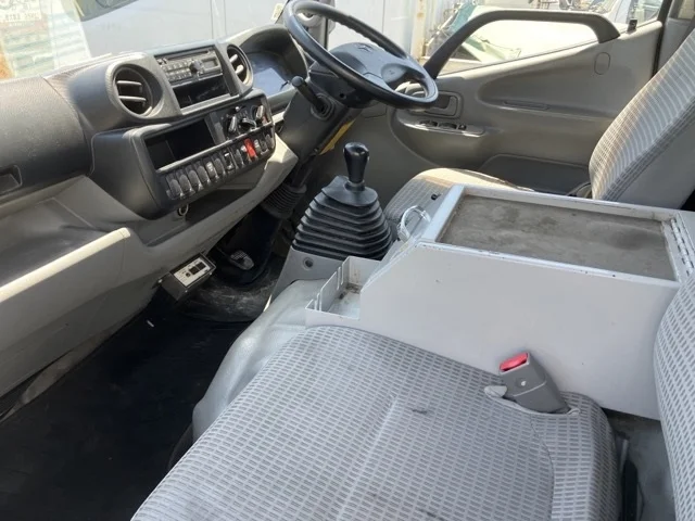 Toyota Dyna  с аукциона в Японии