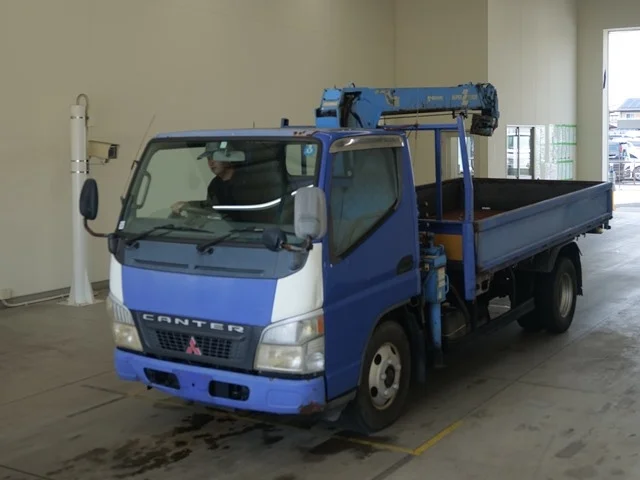 Mitsubishi Fuso Canter  с аукциона в Японии