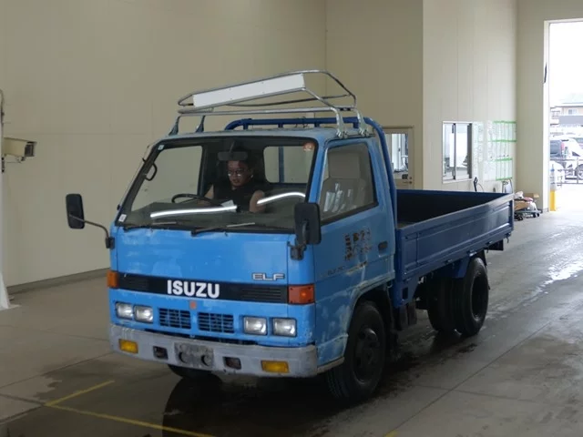 Isuzu Elf  с аукциона в Японии