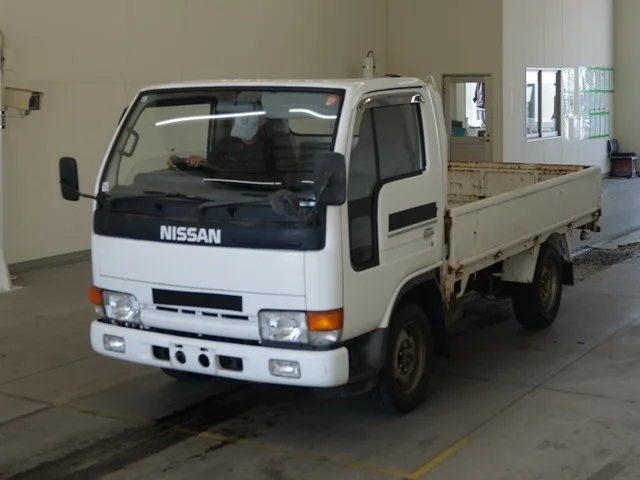 Nissan Atlas  с аукциона в Японии