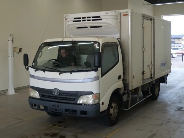 Toyota Dyna  с аукциона в Японии