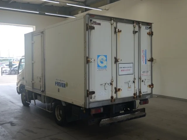 Toyota Dyna  с аукциона в Японии
