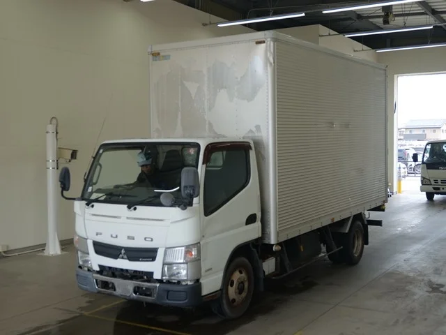 Mitsubishi Fuso Canter  с аукциона в Японии