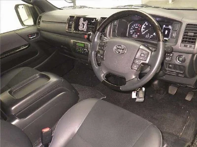 TOYOTA HIACE VAN