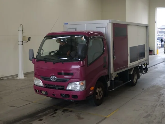 Toyota Dyna  с аукциона в Японии