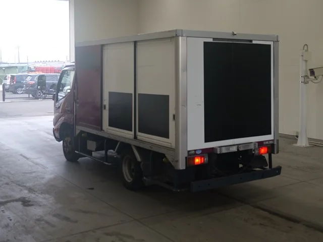 Toyota Dyna  с аукциона в Японии