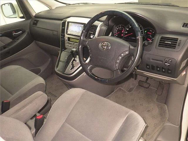 Toyota Alphard  с аукциона в Японии
