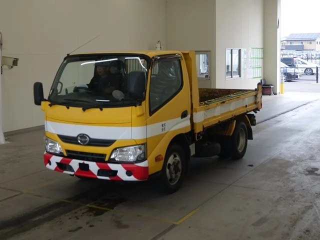 Hino Dutro  с аукциона в Японии