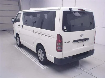 TOYOTA HIACE VAN