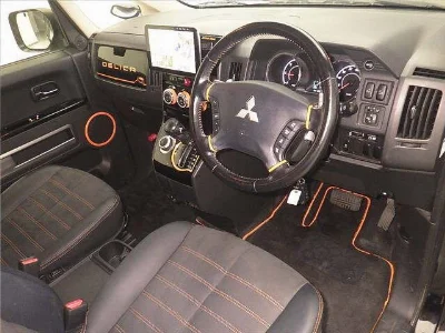MITSUBISHI DELICA D5