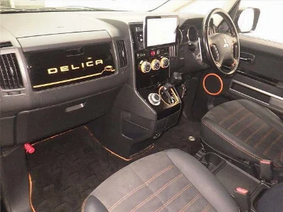 MITSUBISHI DELICA D5