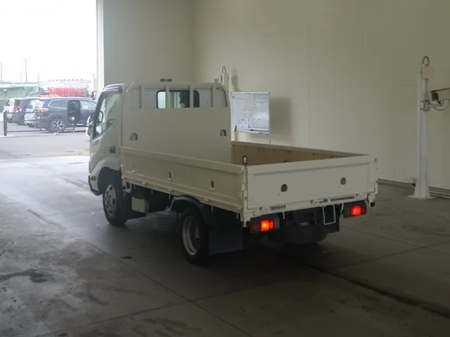 Hino Dutro  с аукциона в Японии