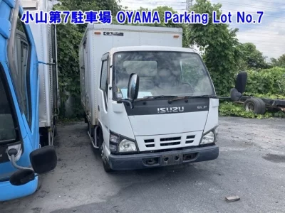 Isuzu Elf