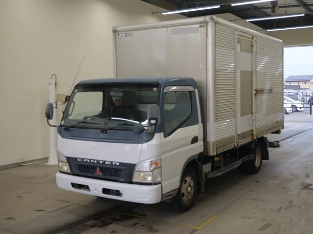 Mitsubishi Fuso Canter  с аукциона в Японии