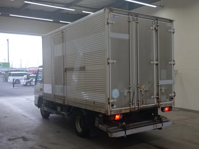 Mitsubishi Fuso Canter  с аукциона в Японии