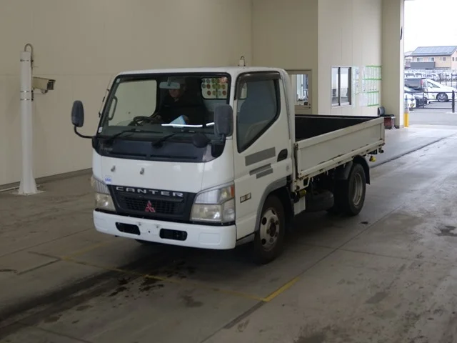 Mitsubishi Fuso Canter  с аукциона в Японии