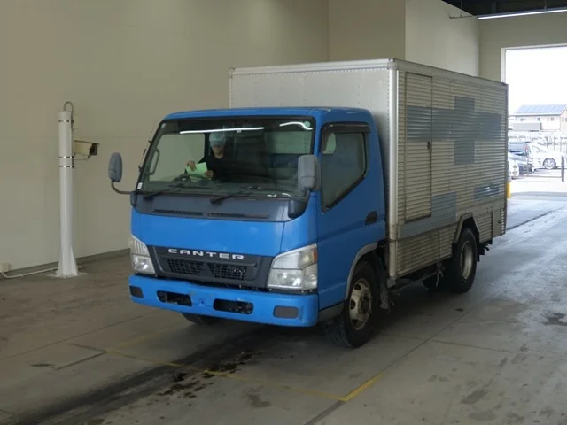 Mitsubishi Fuso Canter  с аукциона в Японии