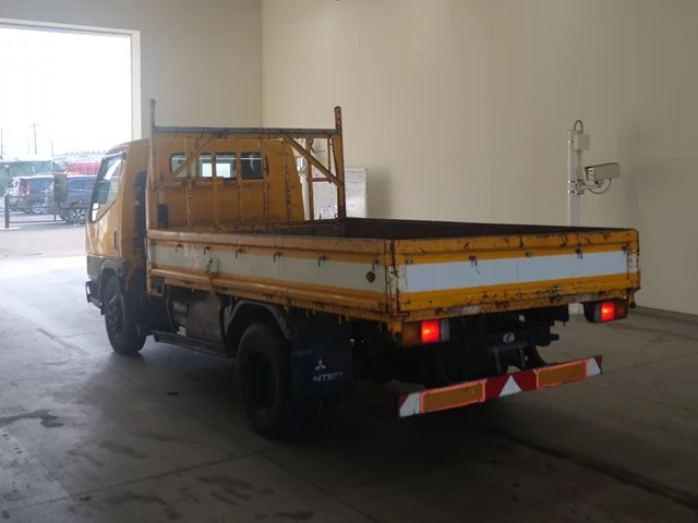 Mitsubishi Fuso Canter  с аукциона в Японии