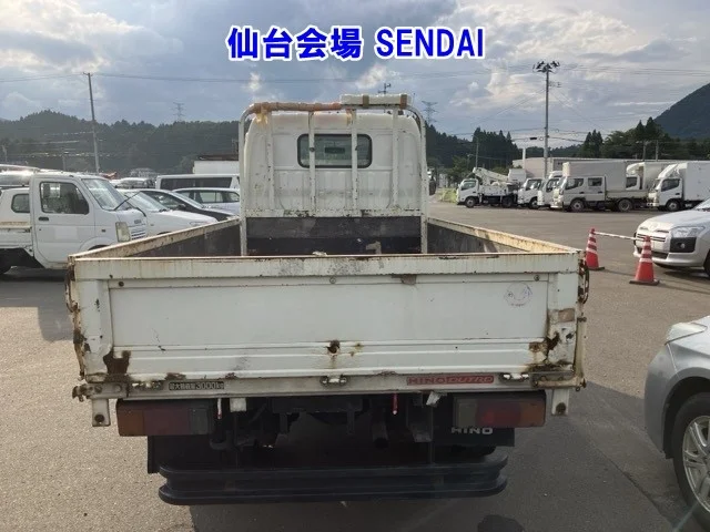Hino Dutro  с аукциона в Японии