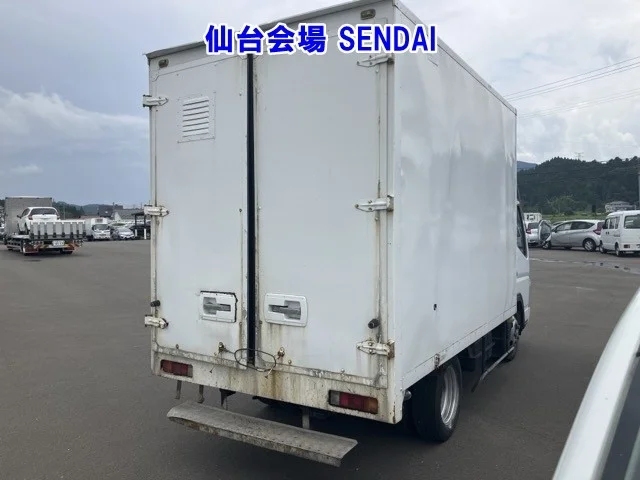Mitsubishi Fuso Canter  с аукциона в Японии