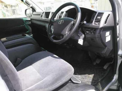 TOYOTA HIACE