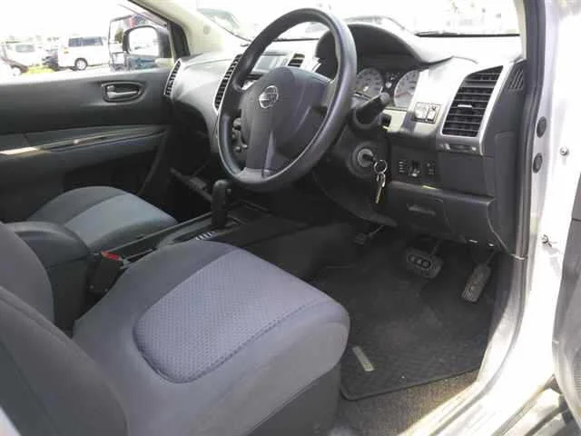 Nissan Wingroad  с аукциона в Японии