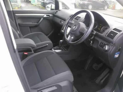 VOLKSWAGEN GOLF TOURAN