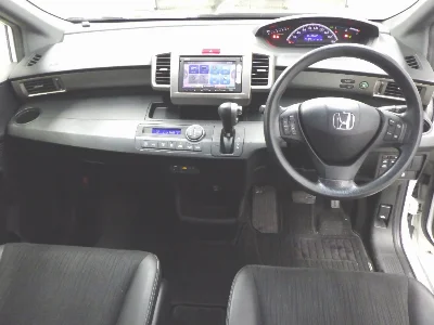 HONDA FREED SPIKE