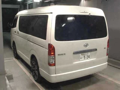 TOYOTA HIACE