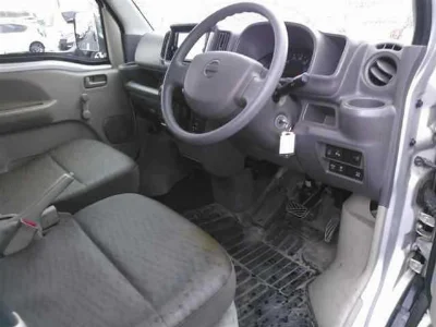 NISSAN CLIPPER VAN