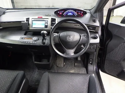 Honda FREED SPIKE