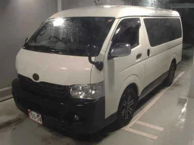TOYOTA HIACE
