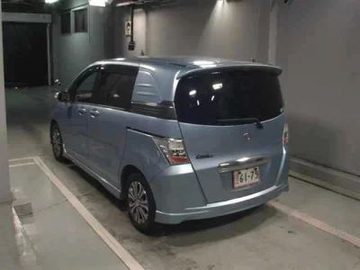 HONDA FREED SPIKE