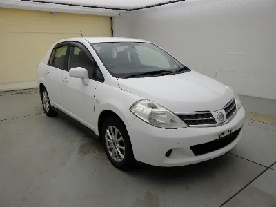 NISSAN TIIDA LATIO