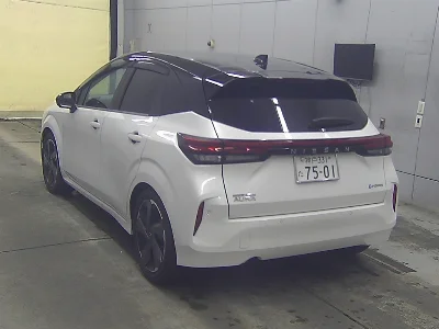 NISSAN AURA