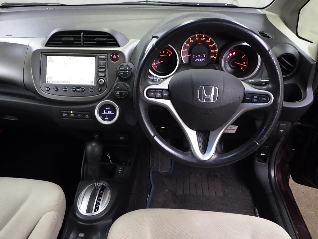 Honda Fit  с аукциона в Японии
