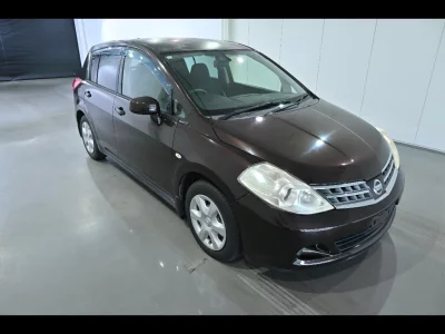 NISSAN TIIDA