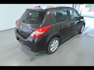 NISSAN TIIDA