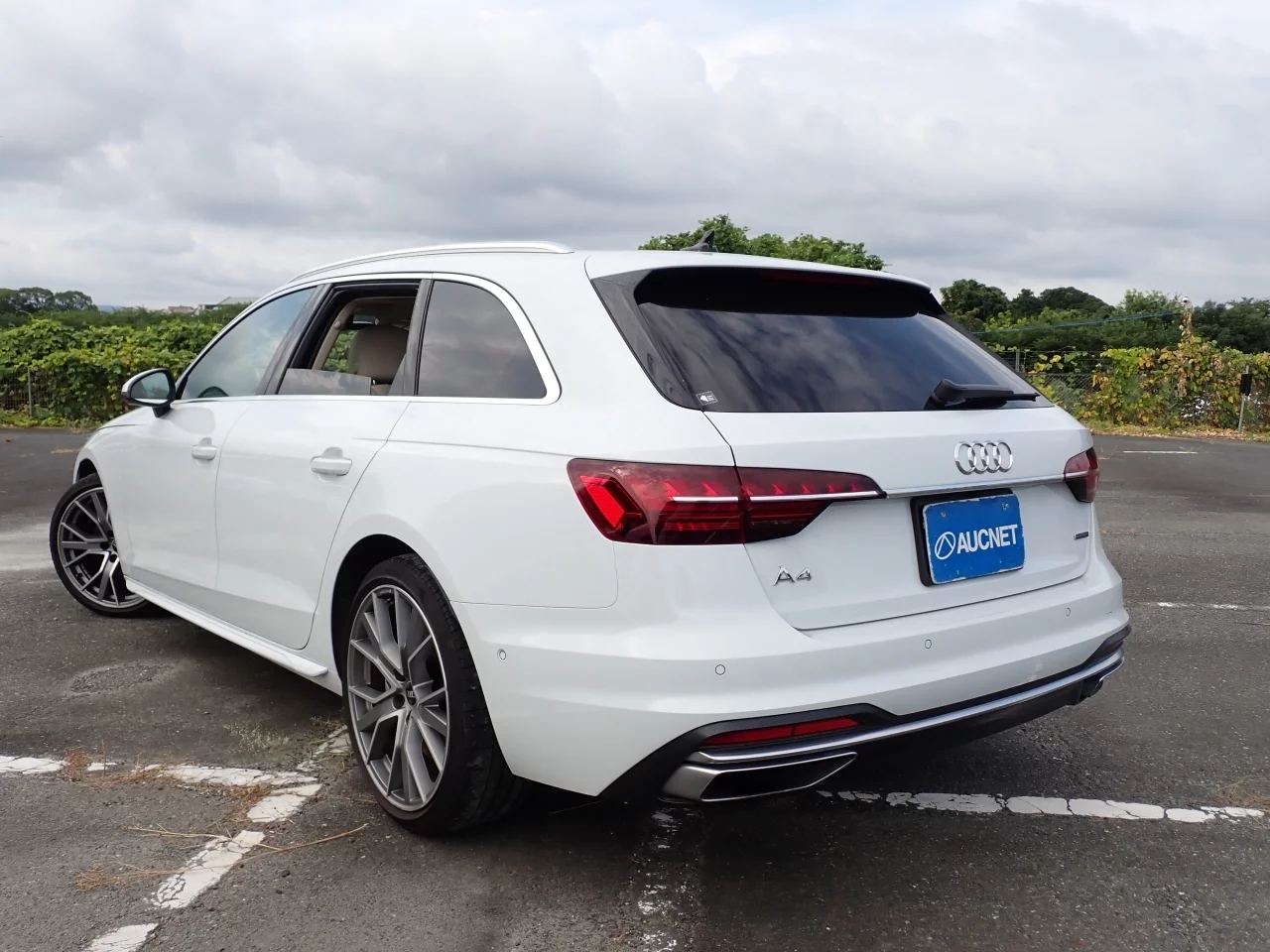 Audi A4 Avant  с аукциона в Японии