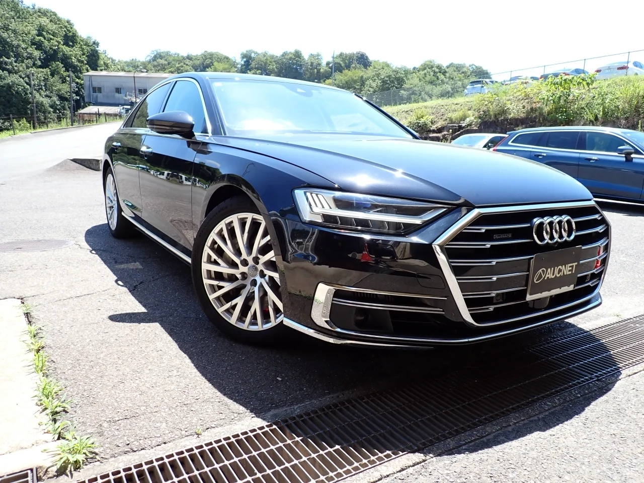Audi A8  с аукциона в Японии