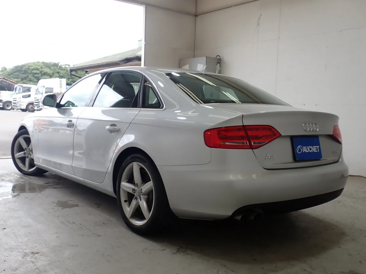 Audi A4  с аукциона в Японии