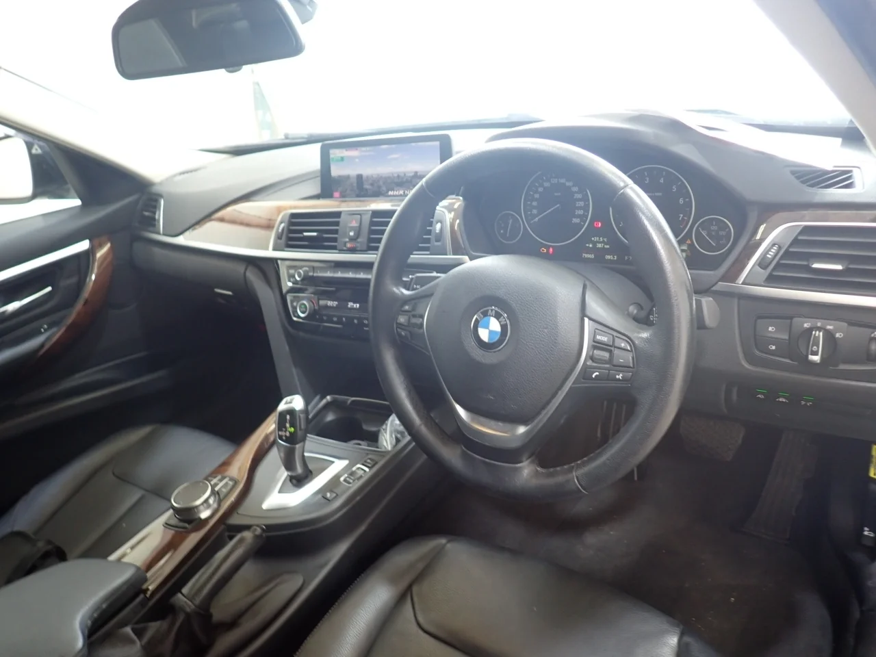 BMW 3-Series  с аукциона в Японии