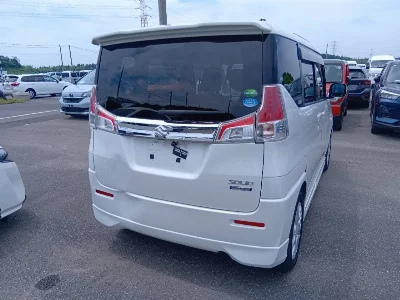 Suzuki Solio