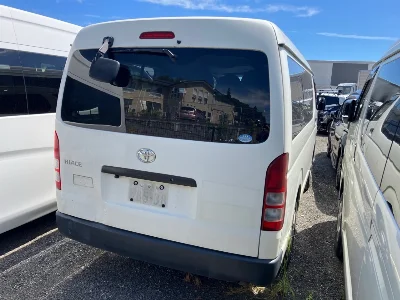 TOYOTA HIACE