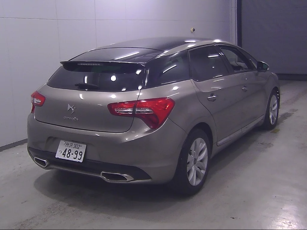 Citroen DS5  с аукциона в Японии