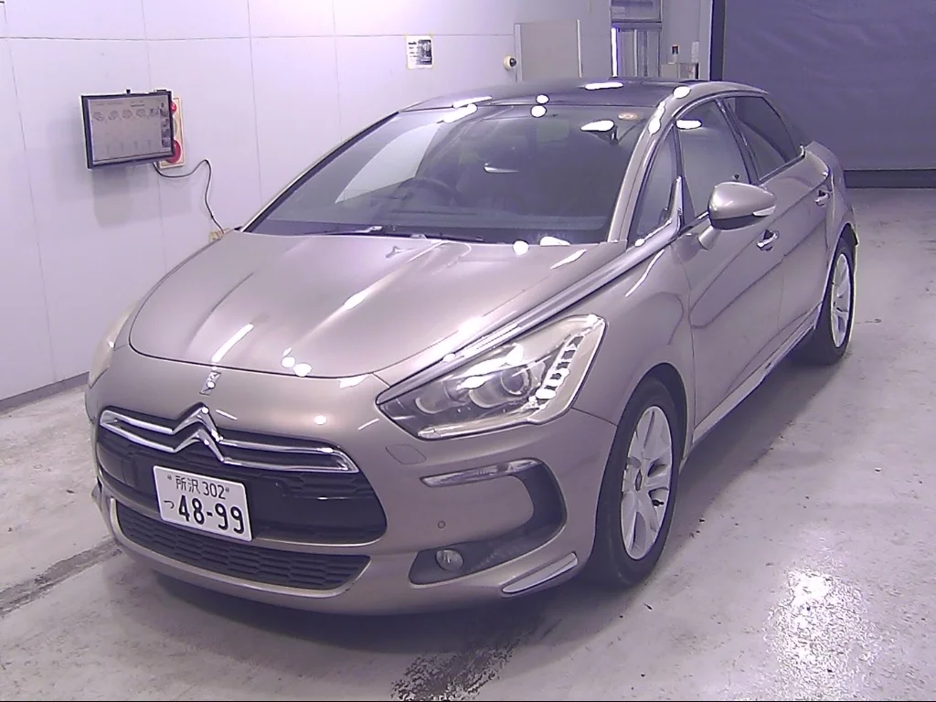 Citroen DS5  с аукциона в Японии