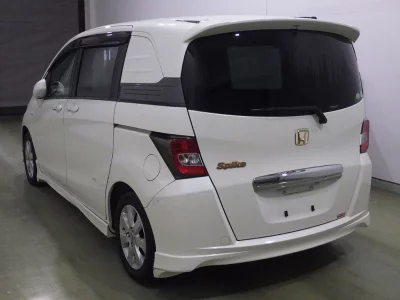 HONDA FREED SPIKE