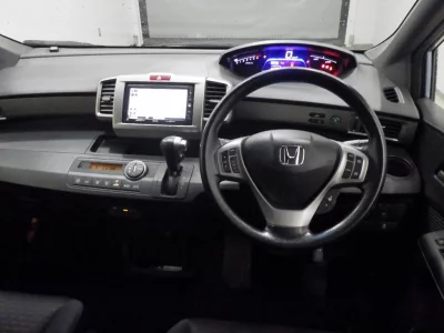 Honda Freed Spike
